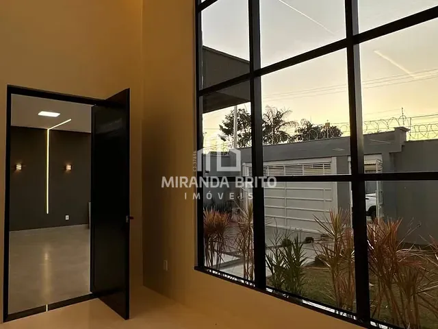 Casa 4 quartos e 5 banheiros, à venda, no bairro Jardim Presidente em Goiânia