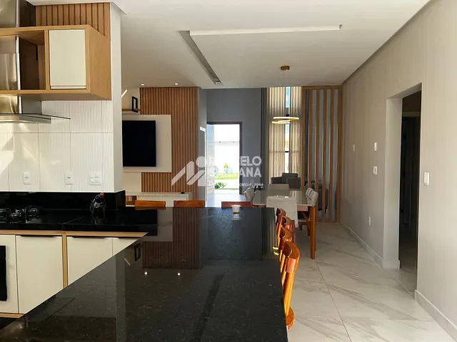 Casa com 800m² 5 quartos e 5 banheiros, à venda, no bairro Universidade em Vitória da Conquista