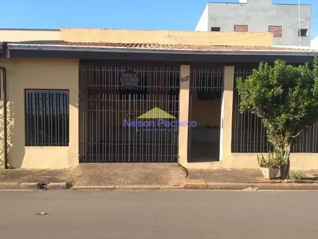 Casa com 250m² 2 quartos e 2 banheiros, à venda, no bairro Centro em Rafard