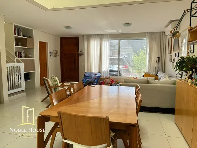 Casa com 200m² 3 quartos e 5 banheiros, para alugar, no bairro Observatório em Vinhedo