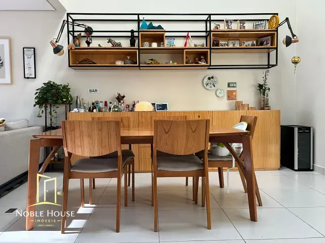 Casa com 200m² 3 quartos e 5 banheiros, para alugar, no bairro Observatório em Vinhedo