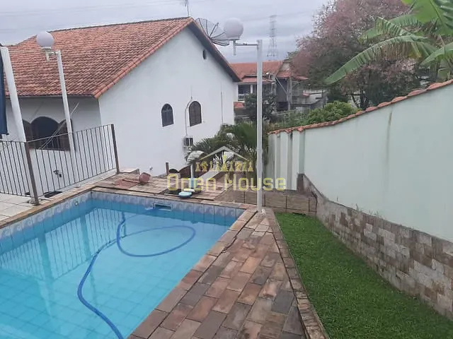 Casa com 570m² 4 quartos e 5 banheiros, à venda, no bairro Jardim Belvedere em Volta Redonda