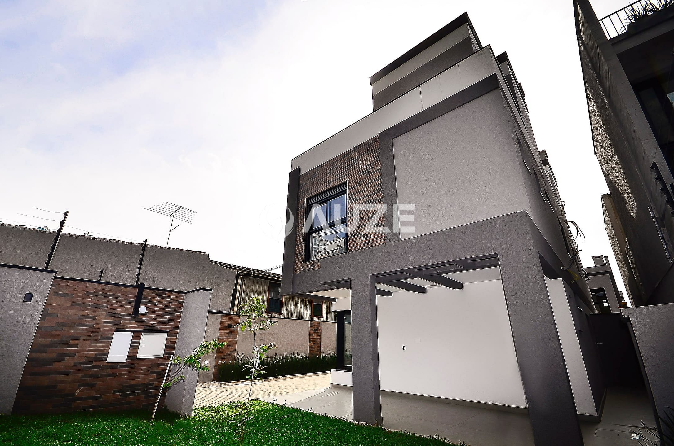Casa à venda com 12 quartos, 504m² - Foto 1