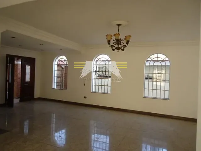 Casa com 530m² 4 quartos e 2 banheiros, à venda, no bairro Vila Frezzarin em Americana