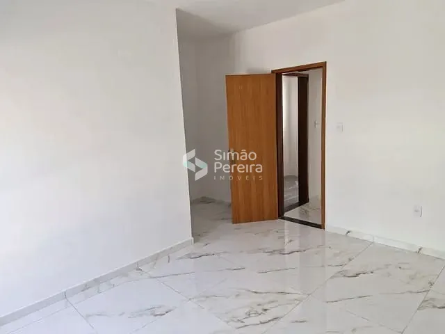 Casa 2 quartos e 2 banheiros, à venda, no bairro Nova Era em Juiz de Fora