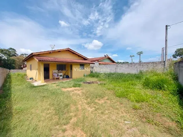 Casa com 420m² 3 quartos e 2 banheiros, à venda, no bairro Usina em Atibaia