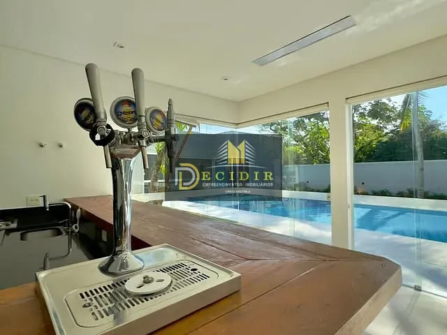 Casa com 1000m² 5 quartos e 7 banheiros, à venda, no bairro Jardim Acapulco em Guarujá