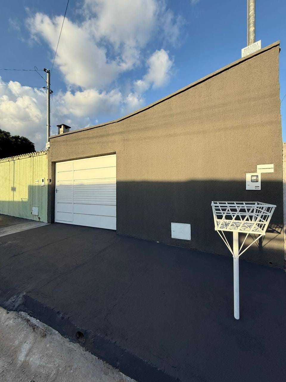 Casa à venda com 3 quartos, 130m² - Foto 1