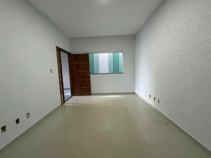 Casa à venda com 3 quartos, 130m² - Foto 2