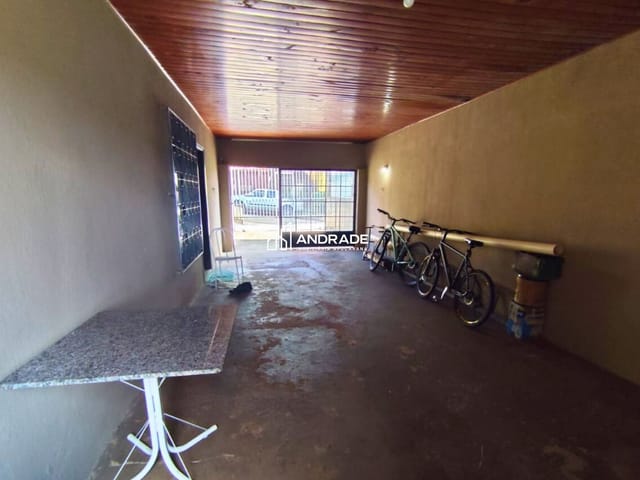 Casa com 413m² 2 quartos e 1 banheiro, à venda, no bairro Jardim Paulista em Apucarana