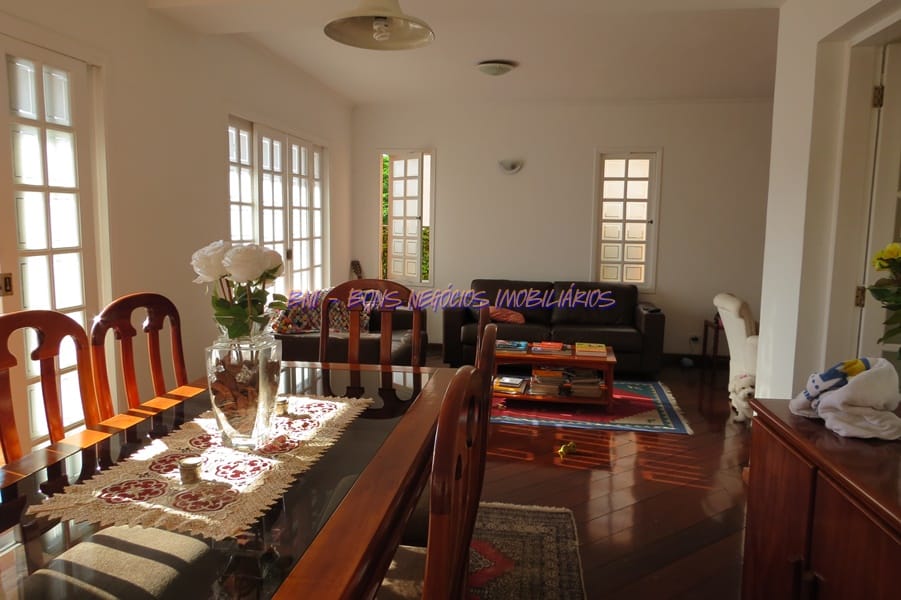 Casa à venda com 4 quartos, 300m² - Foto 32