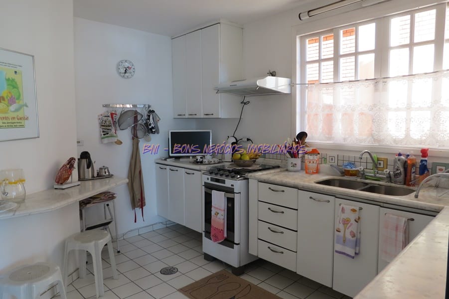 Casa à venda com 4 quartos, 300m² - Foto 10