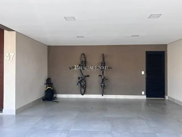 Casa com 300m² 3 quartos e 5 banheiros, à venda, no bairro Pinheiro em Valinhos
