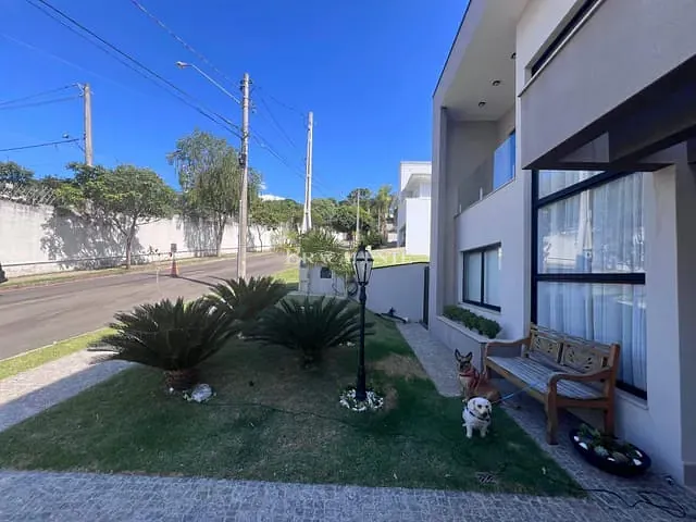 Casa com 300m² 3 quartos e 5 banheiros, à venda, no bairro Pinheiro em Valinhos