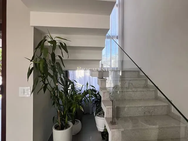 Casa com 300m² 3 quartos e 5 banheiros, à venda, no bairro Pinheiro em Valinhos