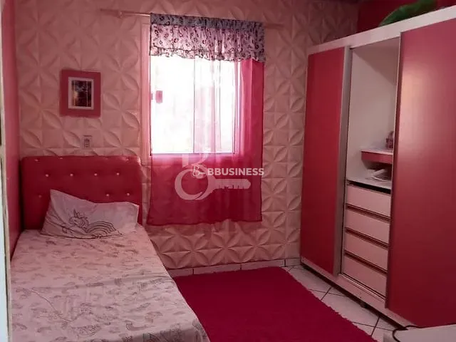 Casa com 180m² 5 quartos e 3 banheiros, à venda, no bairro parque guarus em campos dos goyytacazes