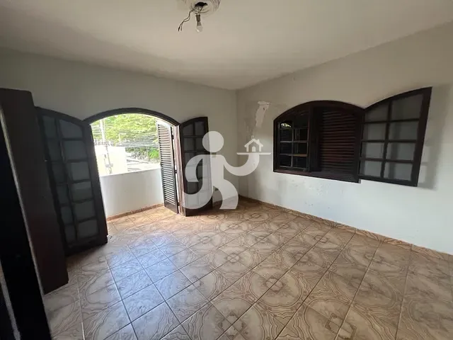 Casa com 299m² 3 quartos e 2 banheiros, para alugar, no bairro Parque Orlanda II em Piracicaba