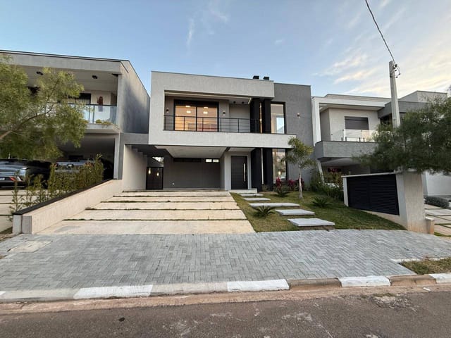 Casa 3 quartos e 5 banheiros, à venda, no bairro Cézar de Souza em Mogi das Cruzes