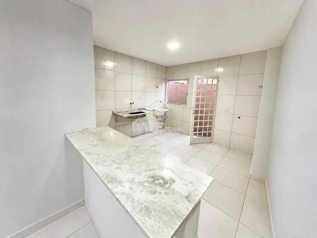 Casa 2 quartos e 1 banheiro, à venda, no bairro Chácaras Brasil A em Valparaíso de Goiás