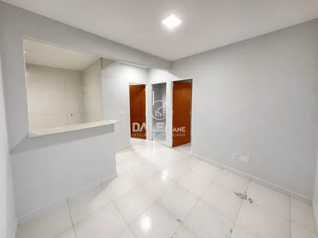 Casa 2 quartos e 1 banheiro, à venda, no bairro Chácaras Brasil A em Valparaíso de Goiás