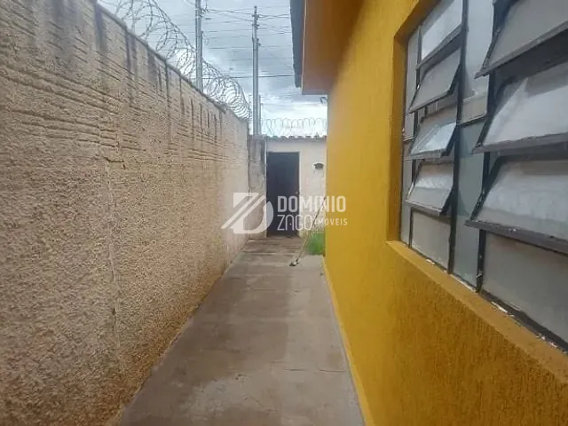 Casa com 360m² 2 quartos e 1 banheiro, à venda, no bairro Parque das Gameleiras em Uberaba