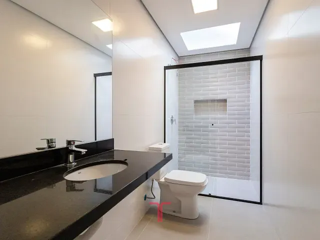 Casa com 125m² 3 quartos e 3 banheiros, à venda, no bairro Xaxim em Curitiba