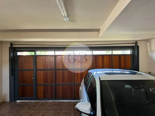 Sobrado 3 quartos e 3 banheiros, à venda, no bairro Laranjal em Pelotas