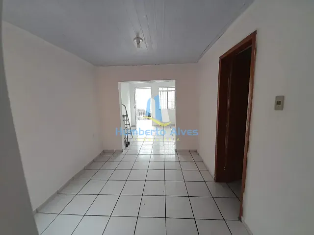 Casa com 114m² 3 quartos e 1 banheiro, para alugar, no bairro Centro em Vitória da Conquista