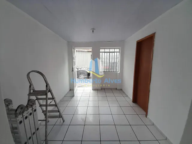 Casa com 114m² 3 quartos e 1 banheiro, para alugar, no bairro Centro em Vitória da Conquista