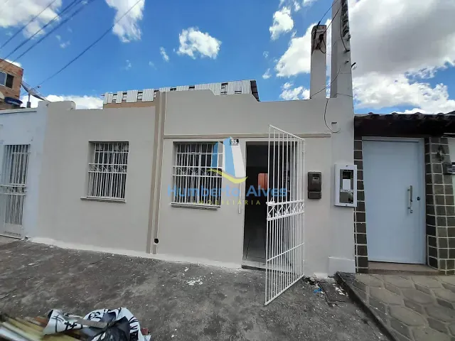 Casa com 114m² 3 quartos e 1 banheiro, para alugar, no bairro Centro em Vitória da Conquista