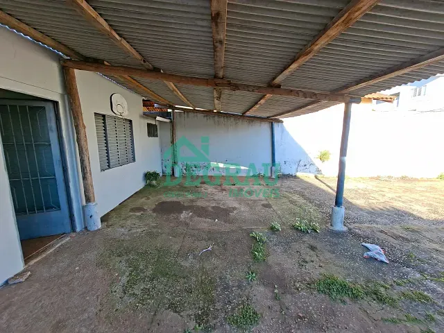 Casa 2 quartos e 2 banheiros, para alugar, no bairro Parque Vista Alegre em Itapeva