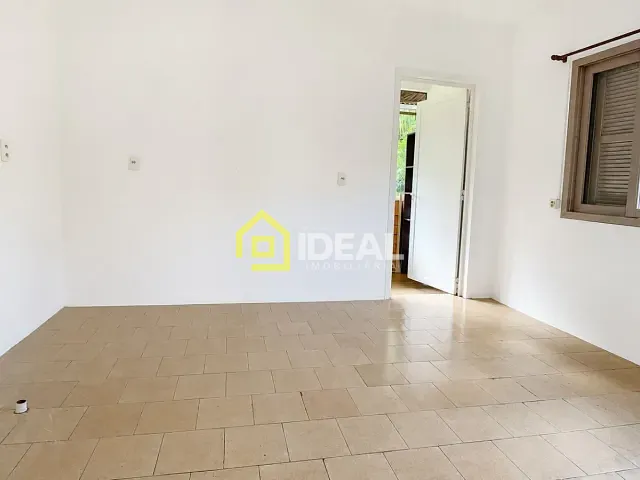 Casa 3 quartos e 2 banheiros, para alugar, no bairro Cinquentenário em Concórdia