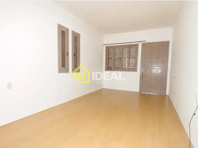 Casa 3 quartos e 2 banheiros, para alugar, no bairro Cinquentenário em Concórdia