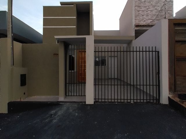 Foto do Casa - LINDA CASA COM ARQUITETURA MODERNA COM SALA DE PÉ DIREITO DUPLO E 3 QUARTOS NO JARDIM CASA GRANDE - APUCARANA/PR | J. Mareze Imóveis Ltda