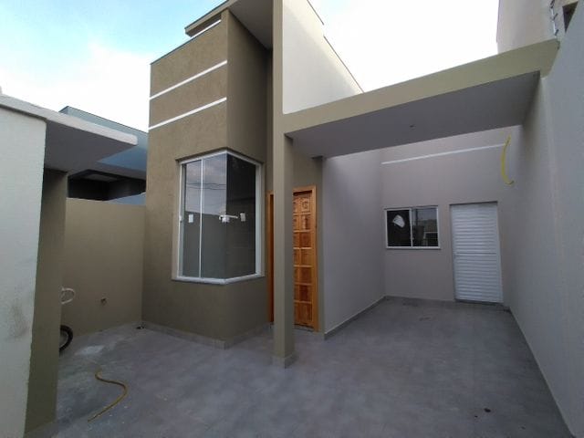 Foto do Casa - LINDA CASA COM ARQUITETURA MODERNA COM SALA DE PÉ DIREITO DUPLO E 3 QUARTOS NO JARDIM CASA GRANDE - APUCARANA/PR | J. Mareze Imóveis Ltda
