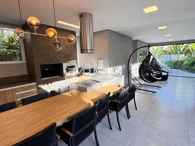 Casa 4 quartos e 7 banheiros, para alugar, no bairro Tamboré em Santana de Parnaíba