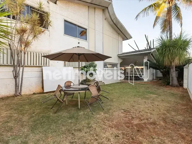 Casa 4 quartos e 6 banheiros, à venda, no bairro Guará II em Brasília