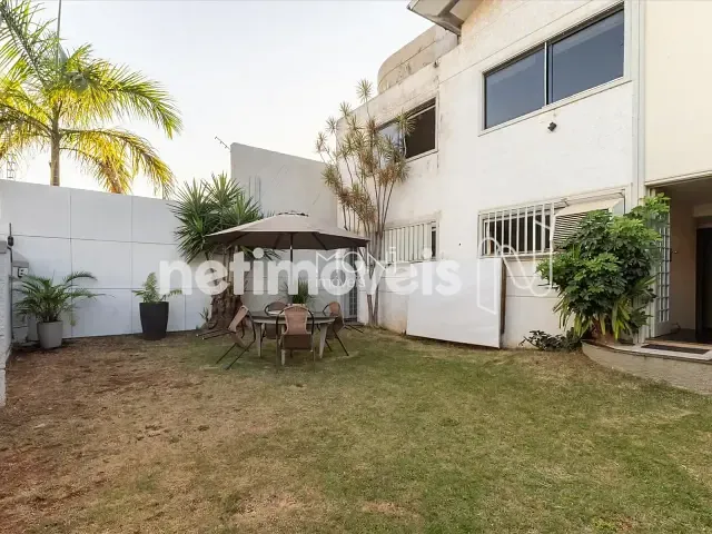 Casa 4 quartos e 6 banheiros, à venda, no bairro Guará II em Brasília