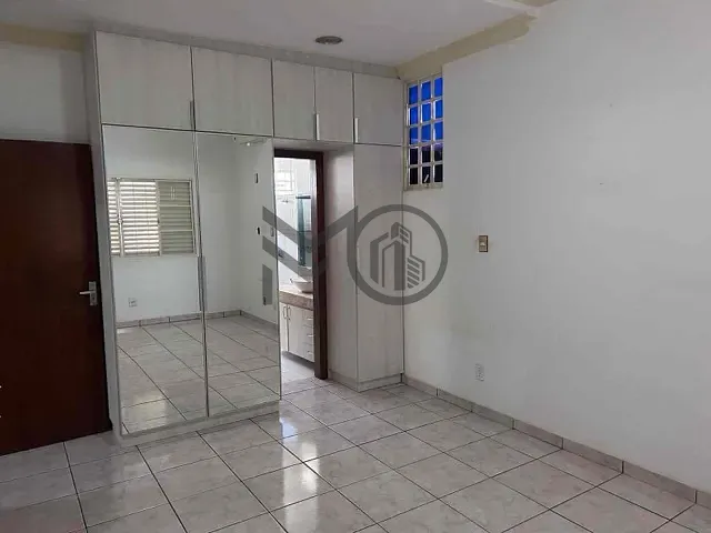 Casa com 366m² 4 quartos e 5 banheiros, à venda, no bairro Jardim Itália em Cuiabá