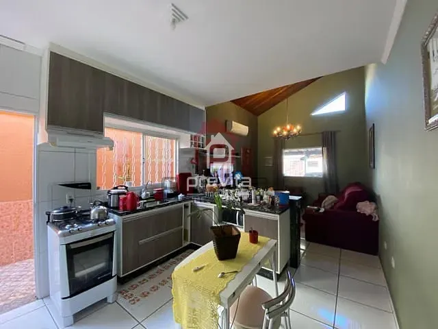 Casa com 125m² 2 quartos e 2 banheiros, à venda, no bairro Vista Alegre em Taubaté