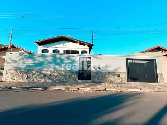 Casa com 266m² 3 quartos e 1 banheiro, à venda, no bairro Jardim Ivete em Itapira