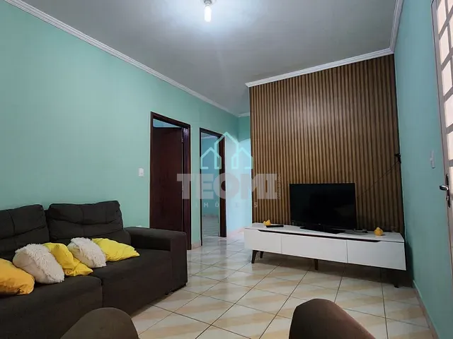 Casa com 242m² 3 quartos e 2 banheiros, à venda, no bairro Jardim Maria Augusta em Taubaté