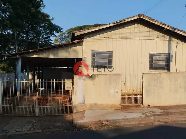 Casa 3 quartos e 1 banheiro, para alugar, no bairro Vila Esperança em Maringá