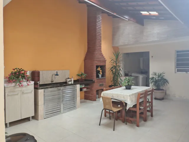 Casa com 300m² 3 quartos e 2 banheiros, à venda, no bairro Vila Curuçá em Santo André