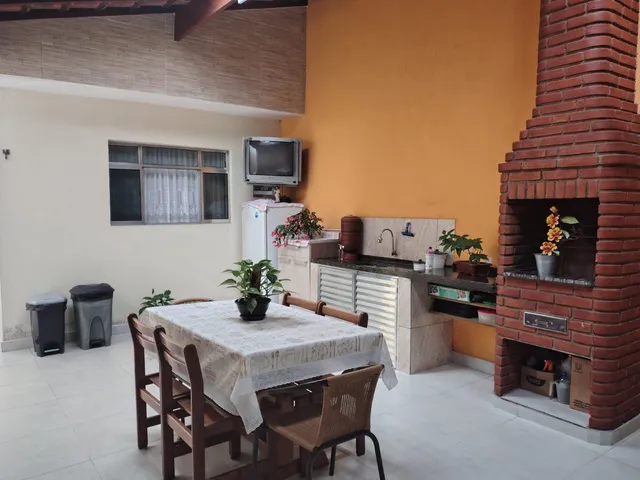 Casa com 300m² 3 quartos e 2 banheiros, à venda, no bairro Vila Curuçá em Santo André