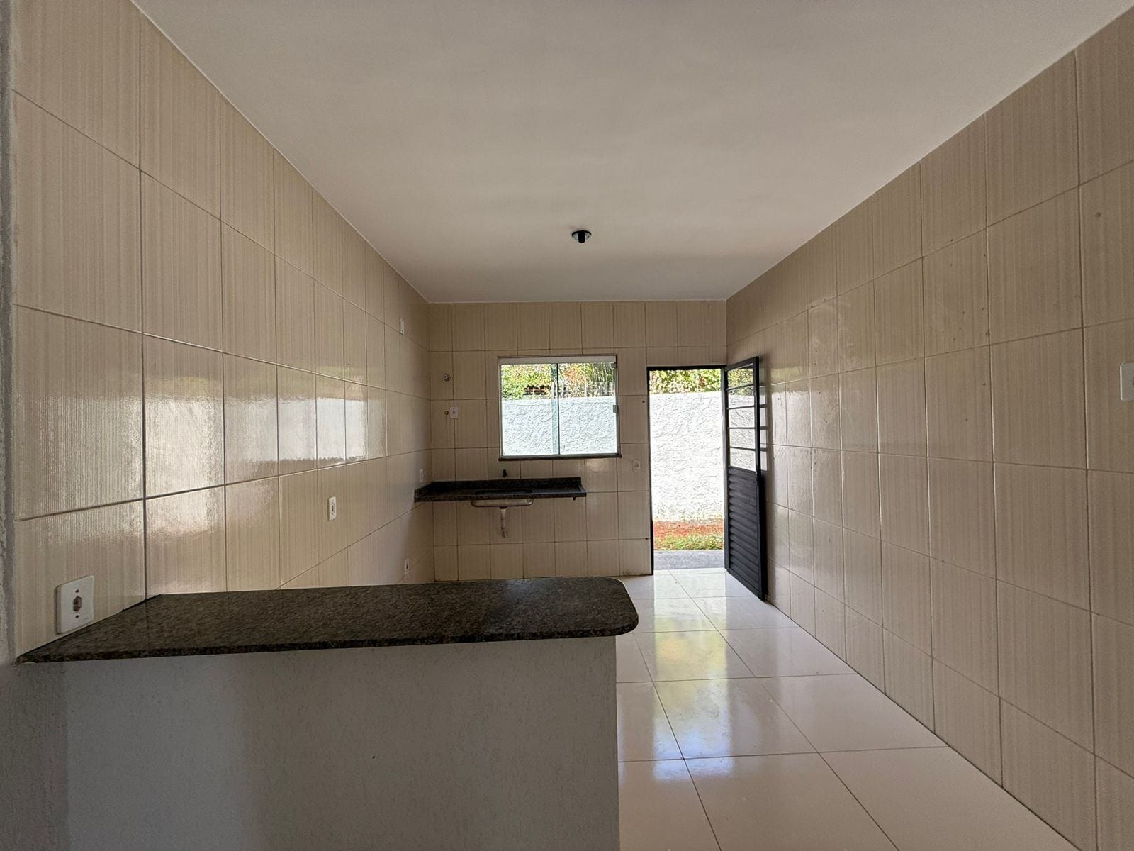 Casa à venda com 2 quartos, 85m² - Foto 4