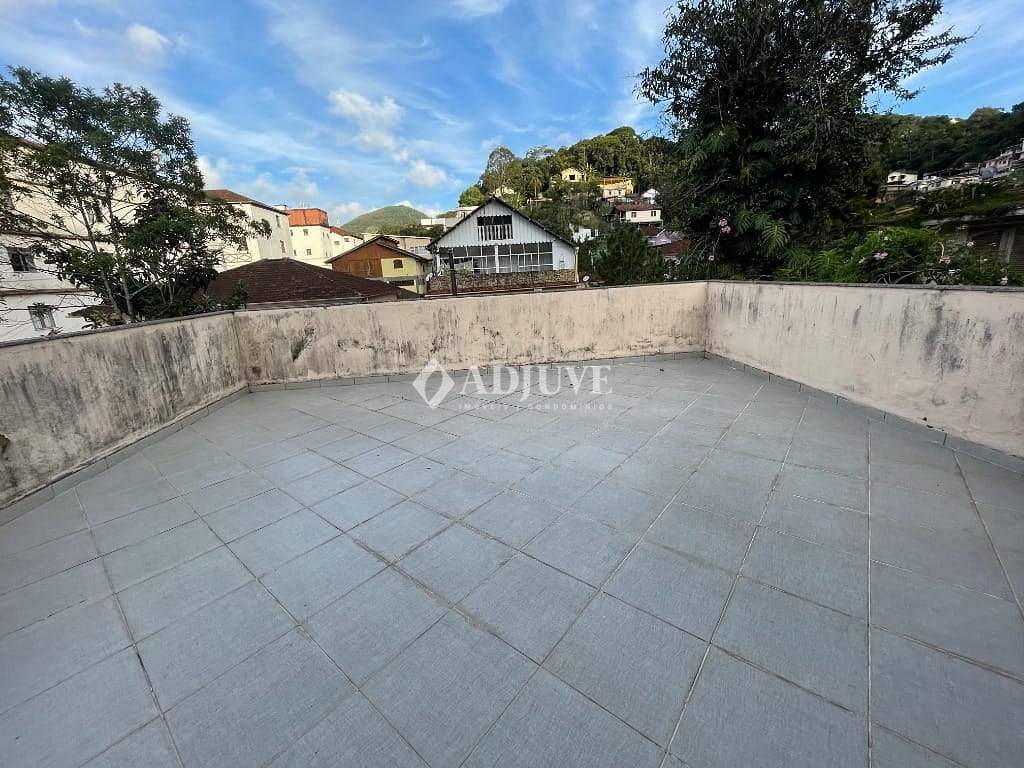 Casa à venda com 4 quartos, 300m² - Foto 6