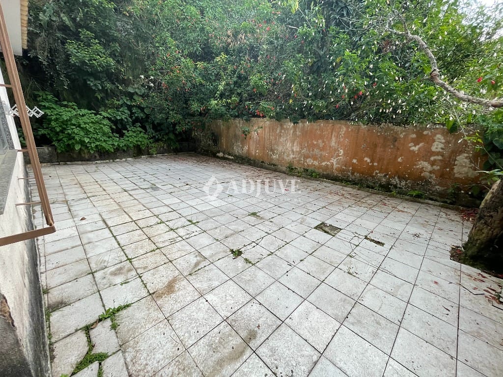 Casa à venda com 4 quartos, 300m² - Foto 5