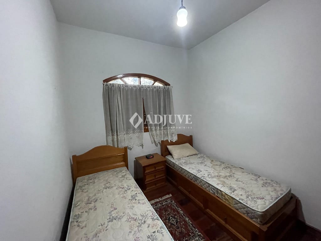 Casa à venda com 4 quartos, 300m² - Foto 9