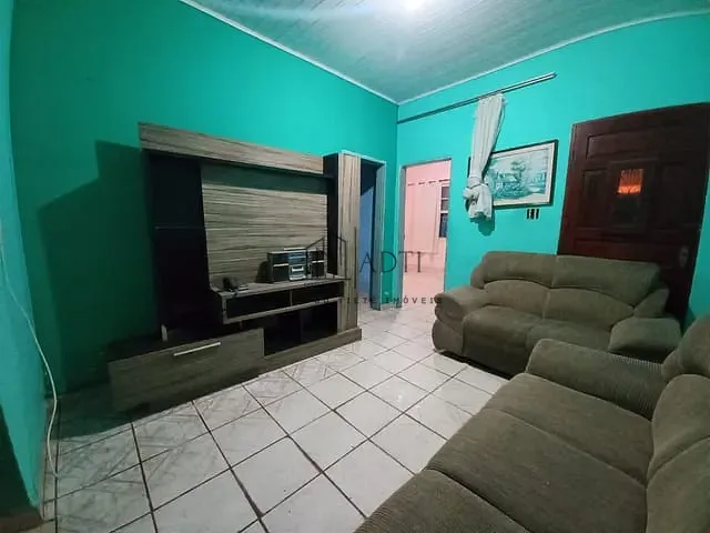 Casa 2 quartos e 1 banheiro, à venda, no bairro Biritiba em Poá